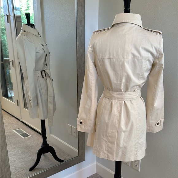 Banana Republic Rain coat, Camel/Beige Double breasted Medium - Picture 5 of 10